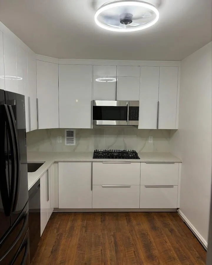Renovated kitchen with quartz countertops in Fairburn